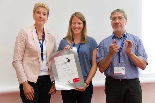 Marianne Liebi (center) receiving the 2015 Kratky Prize